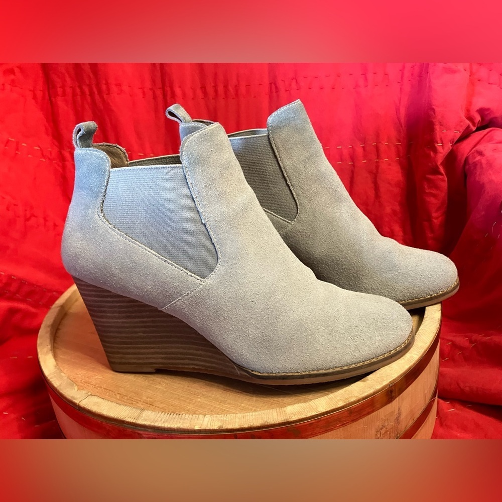 Caslon Willa Chelsea Wedge Suede Booties Water Resistant Oatmeal Grey Size 7